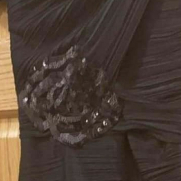 Halston Heritage Midi Dress - Picture 3 of 13